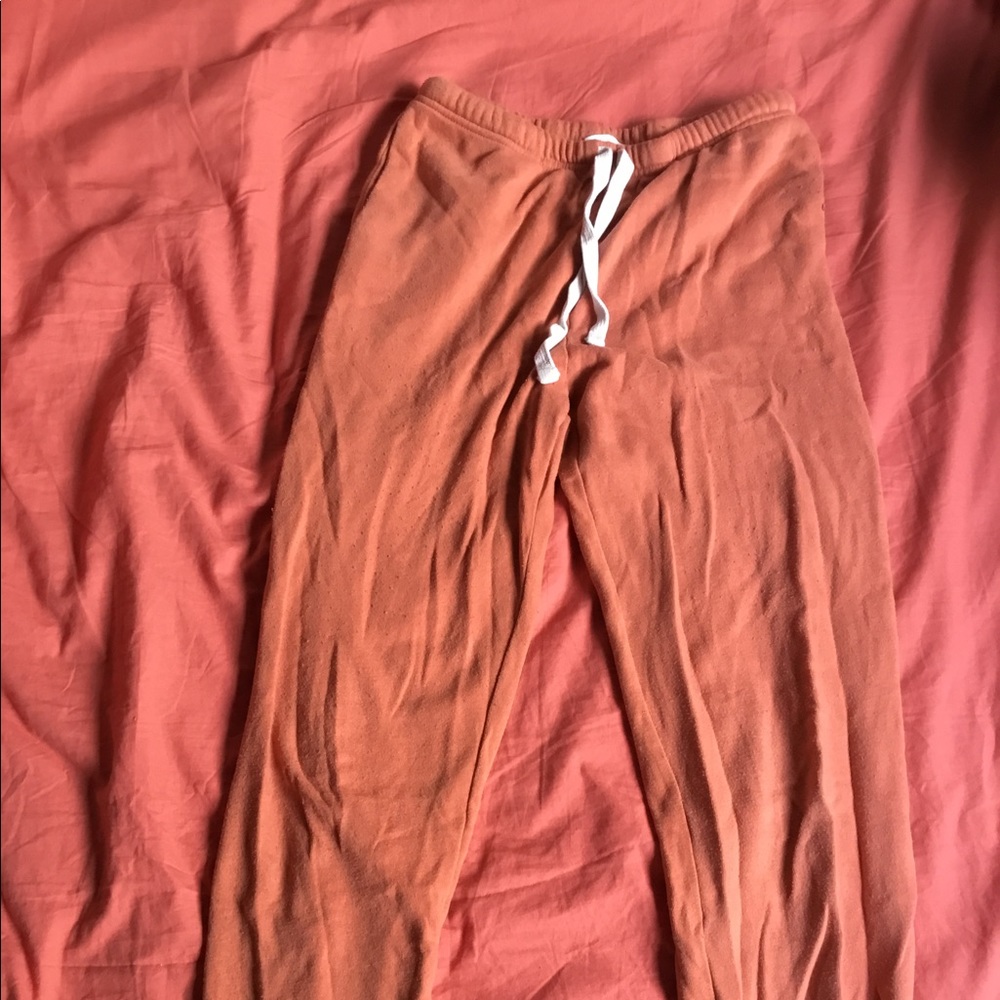 Coral joggers